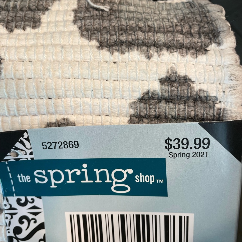 White & Gray Leopard Print Rug - Picture 5 of 5